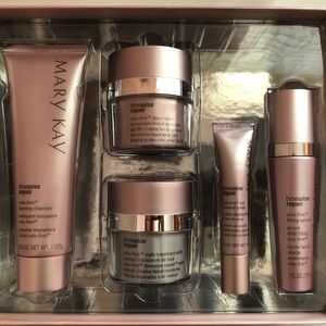 Mary Kay TimeWise Repair Volu-Firm Set